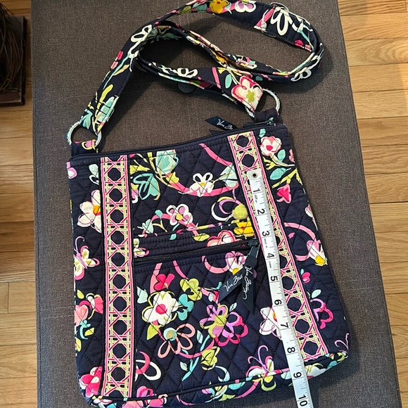 Vera Bradley Handbags - Vera Bradley New Excellent Condition!! Hipster!